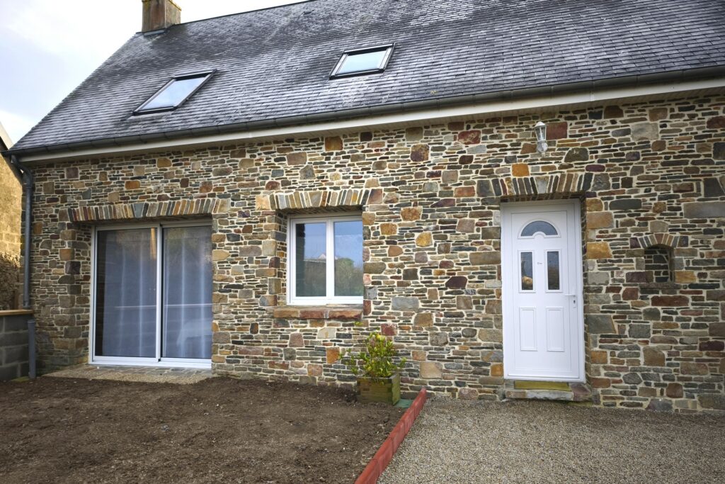 Gîte le Saint Germinay à Saint Germain sur Ay, près de la mer, proche de la plage.